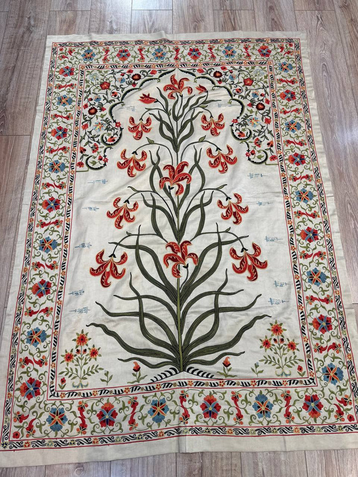 Suzanni with Flowers